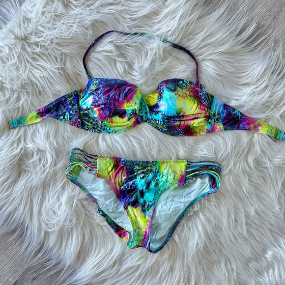 Luli Fama Bandeau Bikini - Picture 6 of 9